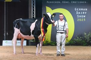 Junior Supreme Champion Loh Milana von Loh-an Holsteins, Listrup
© Chr