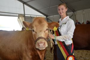 (c)Foto Carolin Nagel: In der mittleren Altersklasse (15 bis 17 Jahre) sicherte sich Linda Polzduss die Schärpe des Vorführsiegers